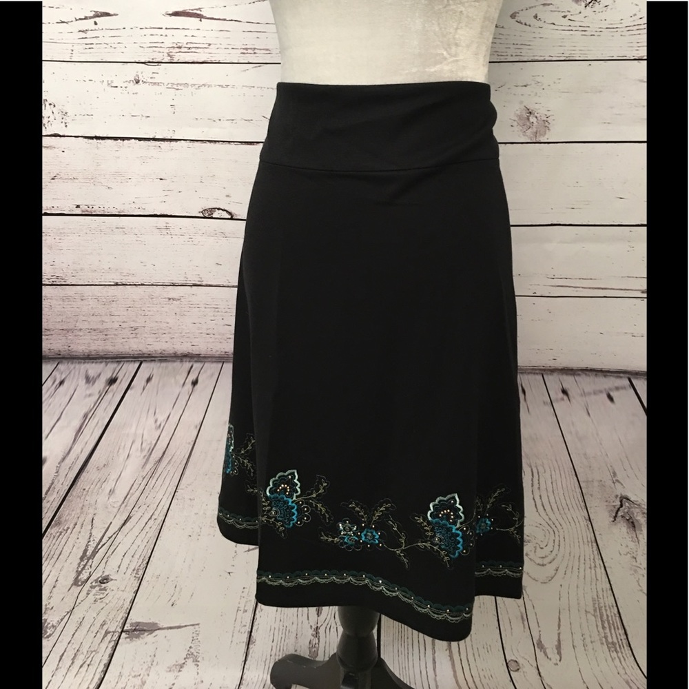 NY & Co. Embroidered skirt